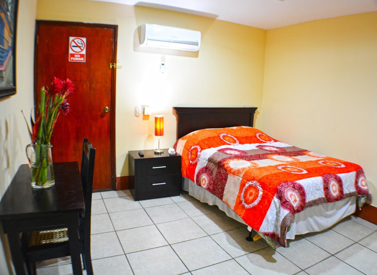 Hotel Plaza Cosiguina Chinandega Buitenkant foto